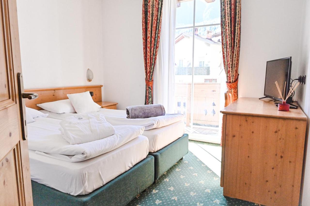 Alp Hotel Dolomiti Димаро Екстериор снимка
