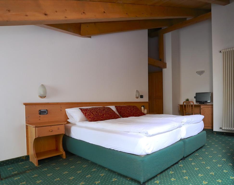 Alp Hotel Dolomiti Димаро Екстериор снимка