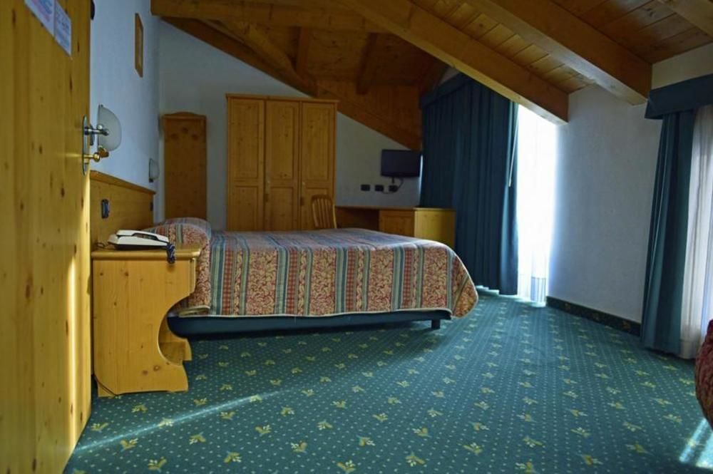 Alp Hotel Dolomiti Димаро Екстериор снимка