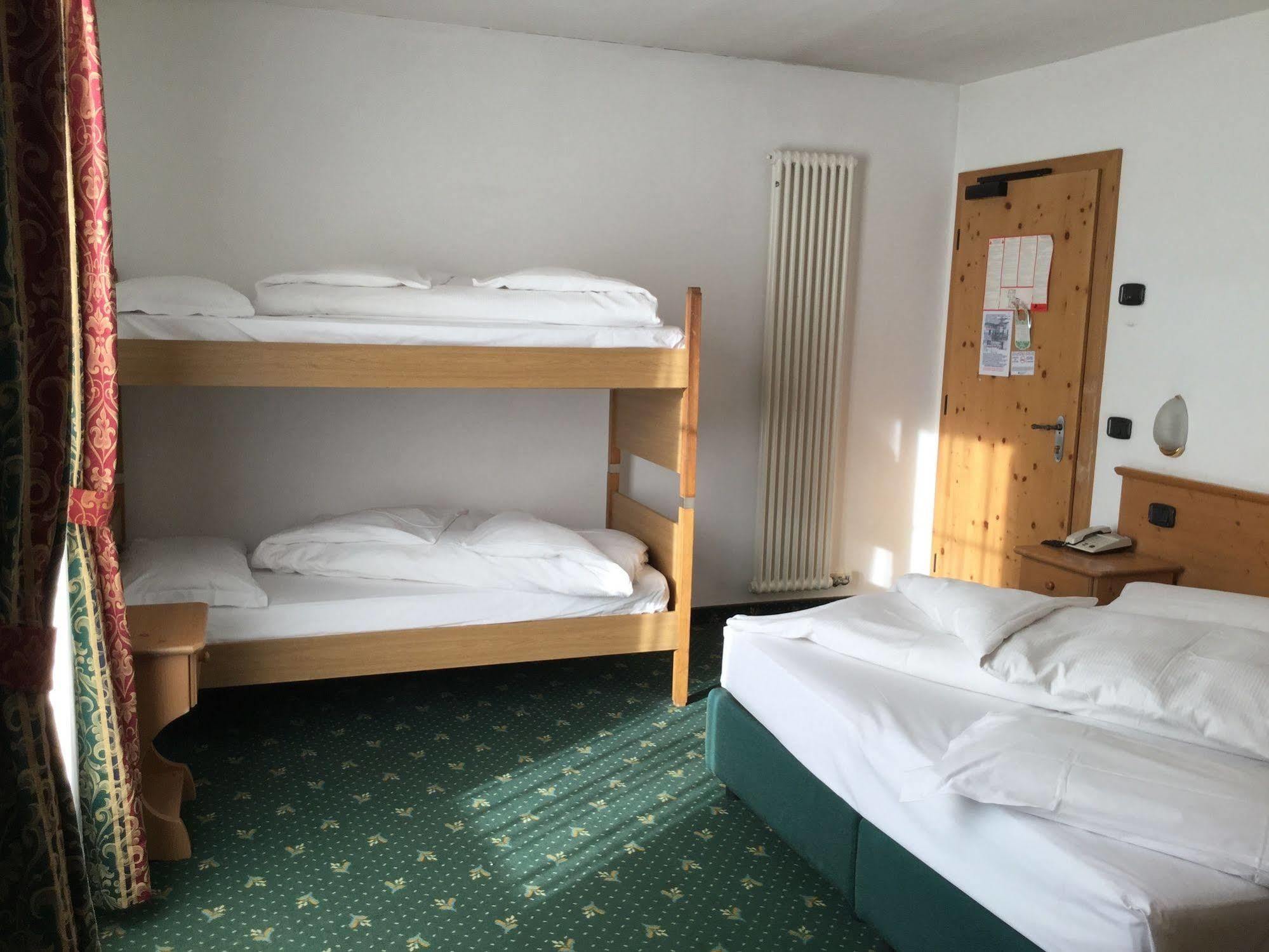 Alp Hotel Dolomiti Димаро Екстериор снимка
