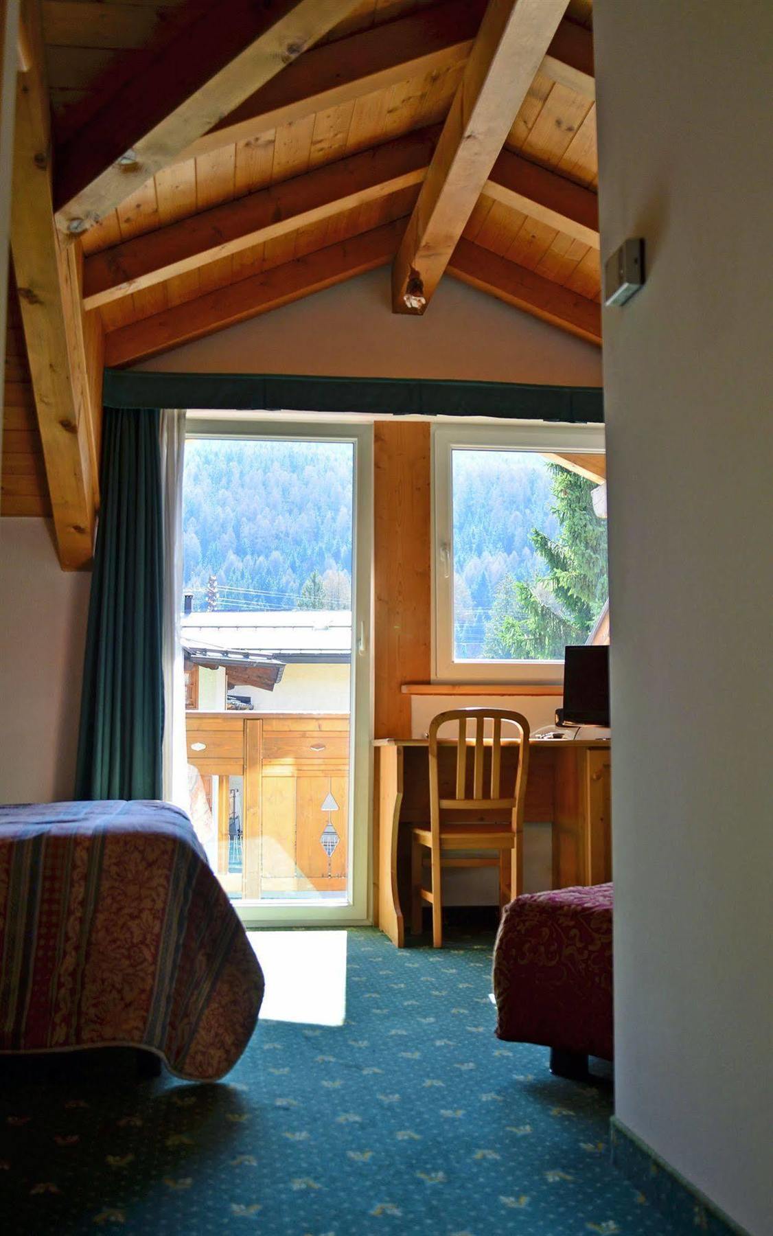 Alp Hotel Dolomiti Димаро Екстериор снимка